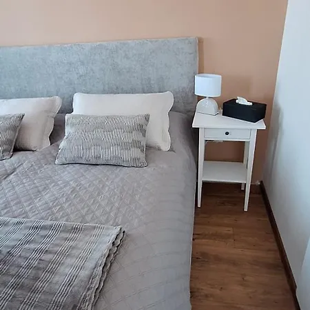 Ellis * Podhájska